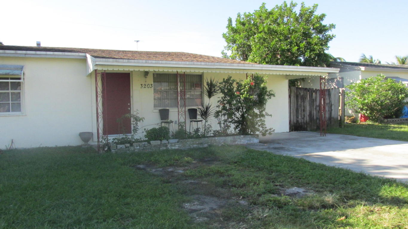 ENGLEWOOD MANOR - Residential Lease