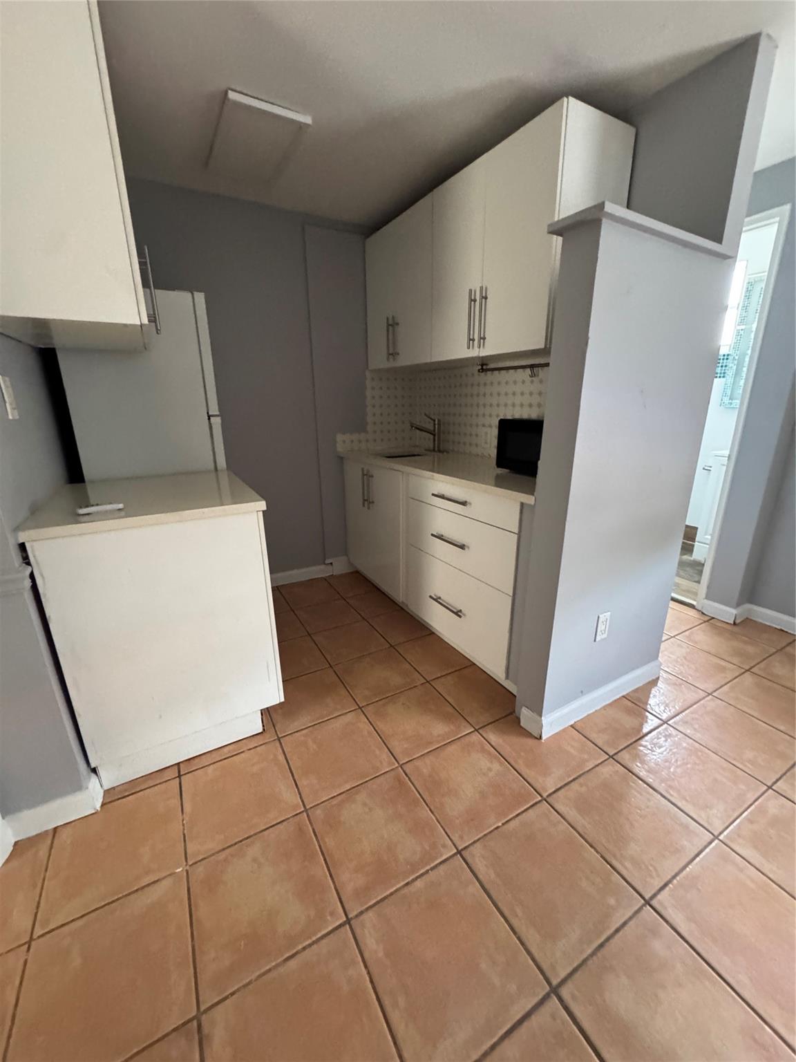 Location, convenience, and value all in one! This cozy 1-bedroom, 1-bath unit is in the heart of it all—just minutes from everything you need. Rent includes electric and water, so you can enjoy worry-free living. Great for professionals, students, or anyone wanting to be close to the action!