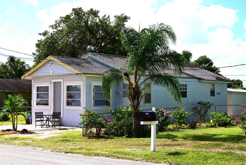 Photo of 12154 SE Florida Avenue, Hobe Sound, FL 33455 (MLS # R10933522)