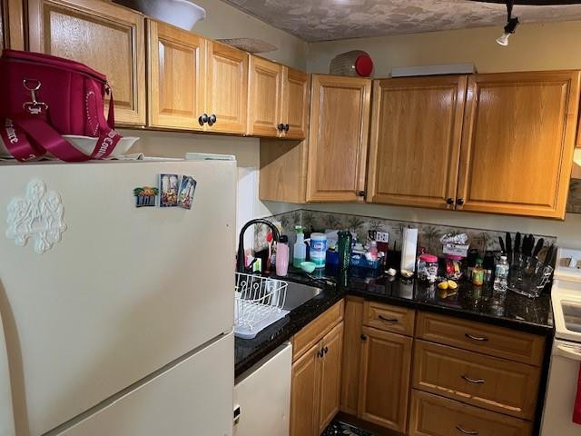 LAGOON PLACE - Residential