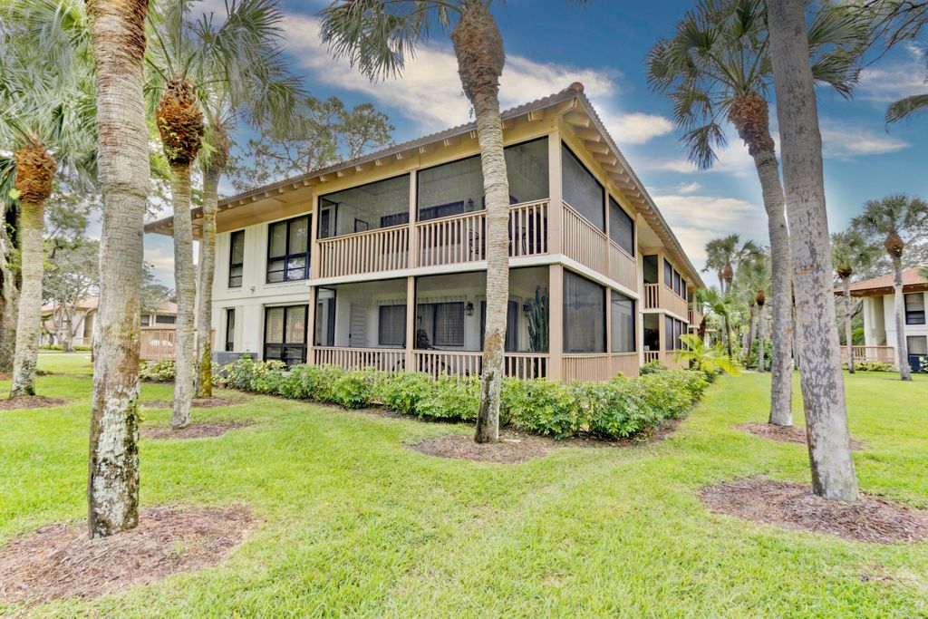 Photo of 206 Brackenwood Terrace #206, Palm Beach Gardens, FL 33418 (MLS # B26001350)