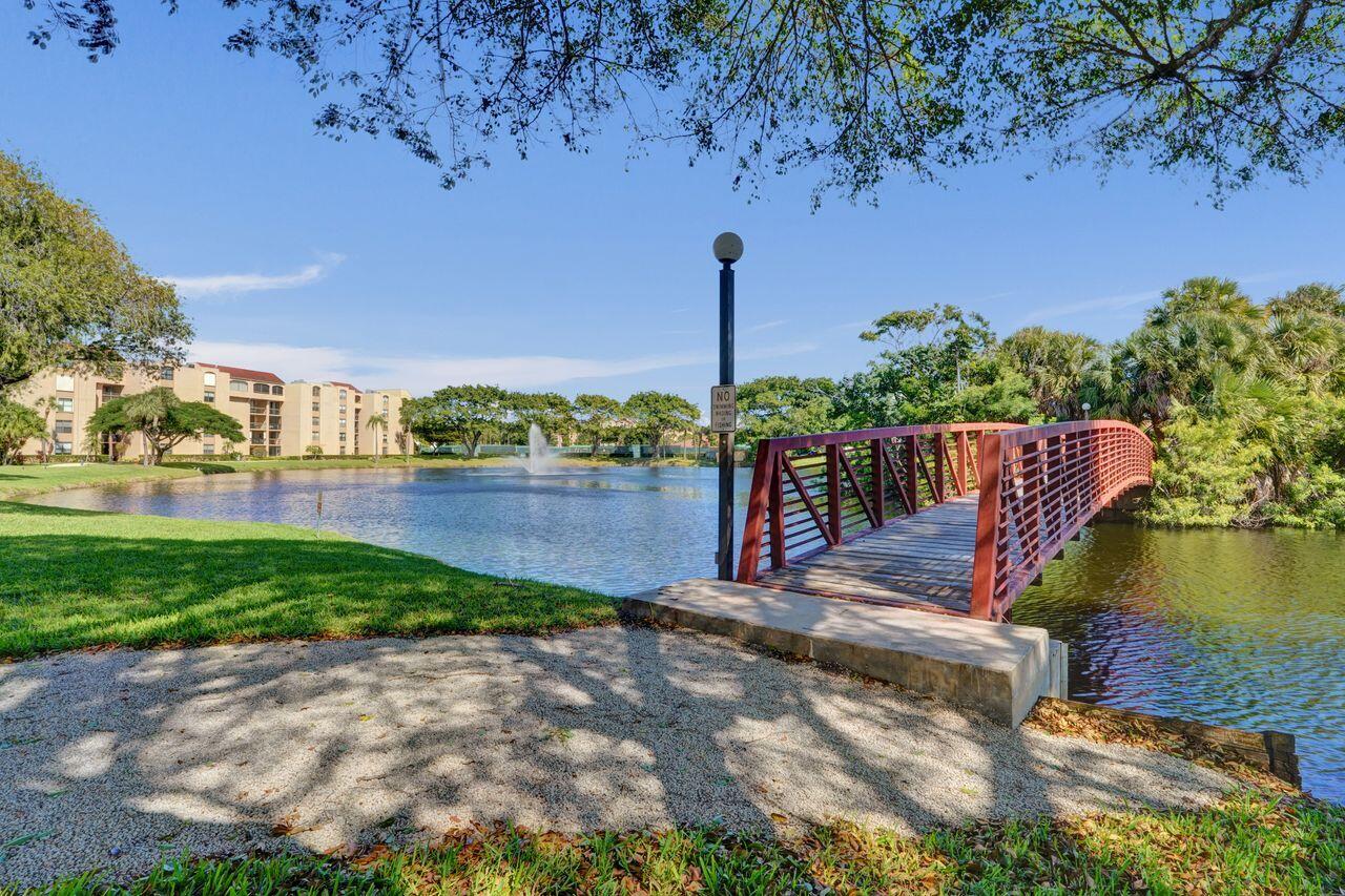 LAVERS DELRAY RACQUET CLUB CONDO - Residential Lease