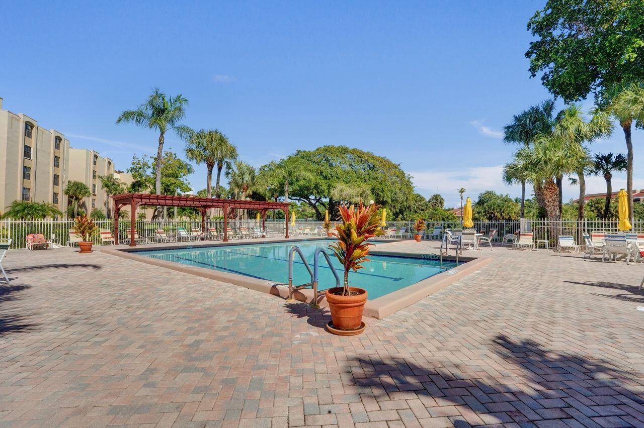 LAVERS DELRAY RACQUET CLUB CONDO - Residential Lease