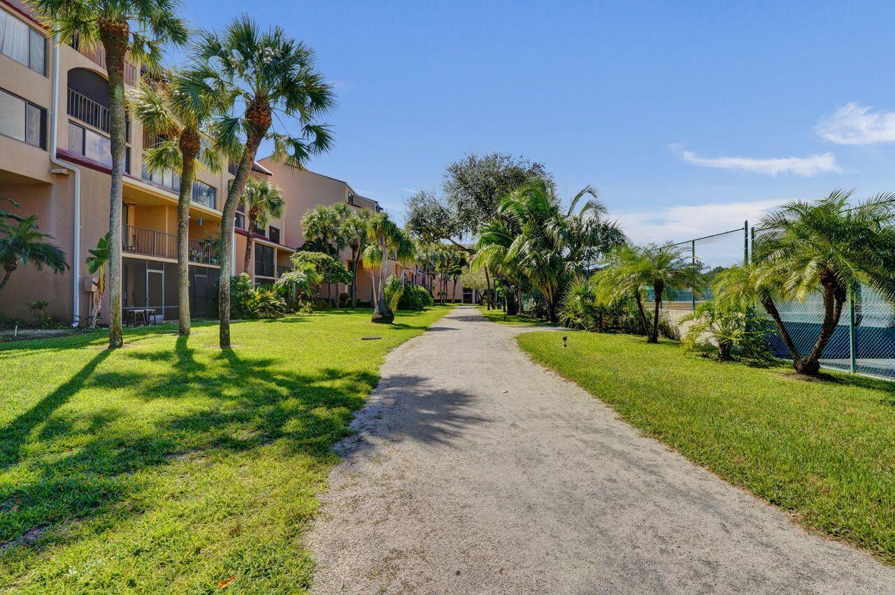 LAVERS DELRAY RACQUET CLUB CONDO - Residential Lease