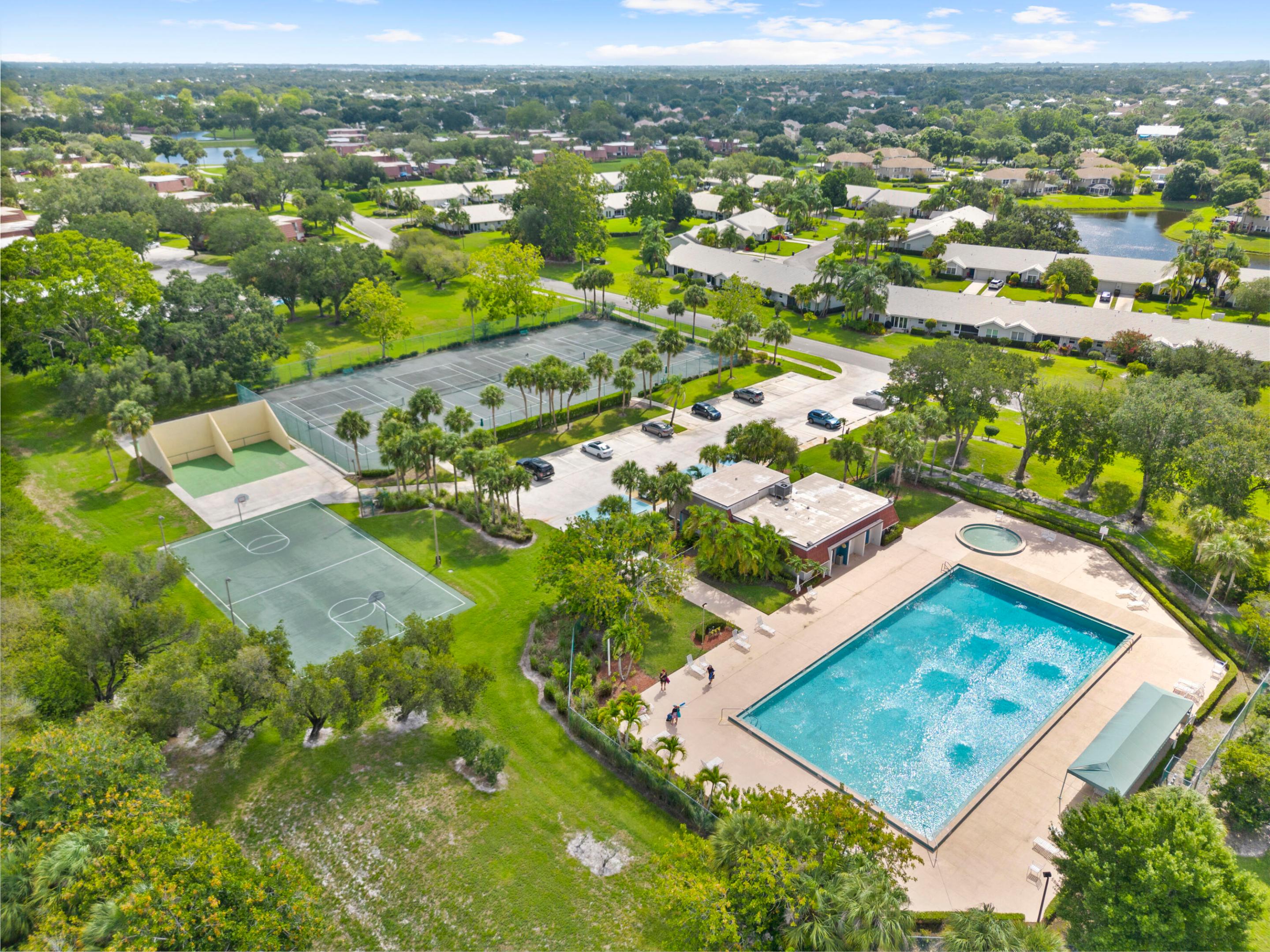 VILLAS AT SUNSET TRACE AT MARTIN DOWNS (AKA MARTIN - Residential