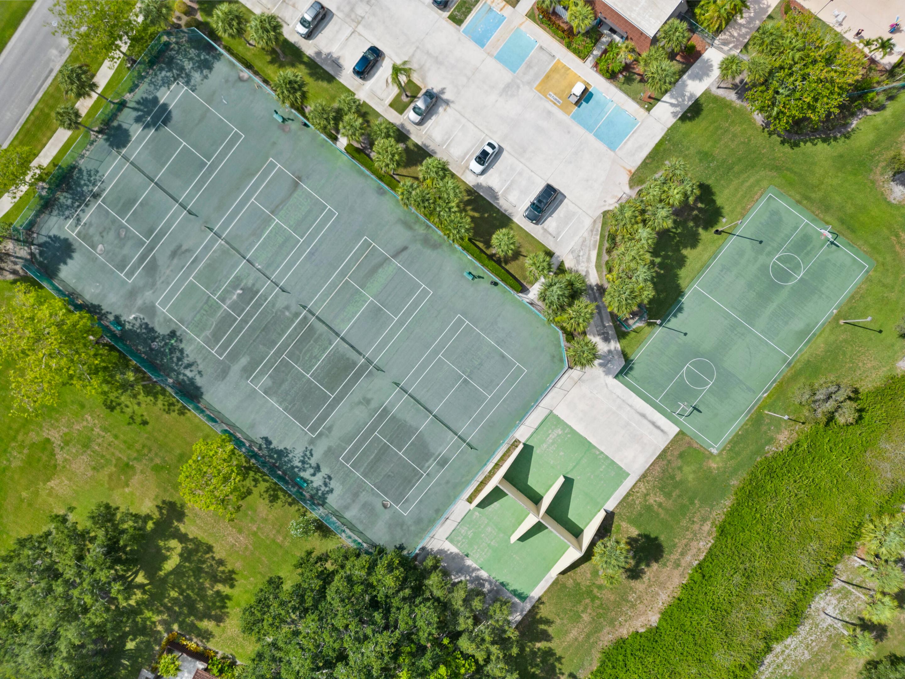 VILLAS AT SUNSET TRACE AT MARTIN DOWNS (AKA MARTIN - Residential