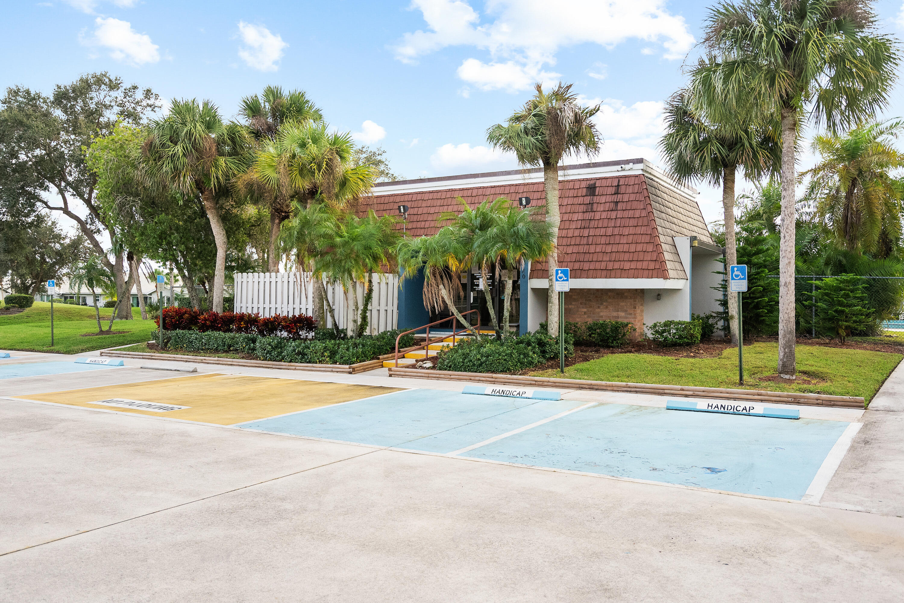 VILLAS AT SUNSET TRACE AT MARTIN DOWNS (AKA MARTIN - Residential
