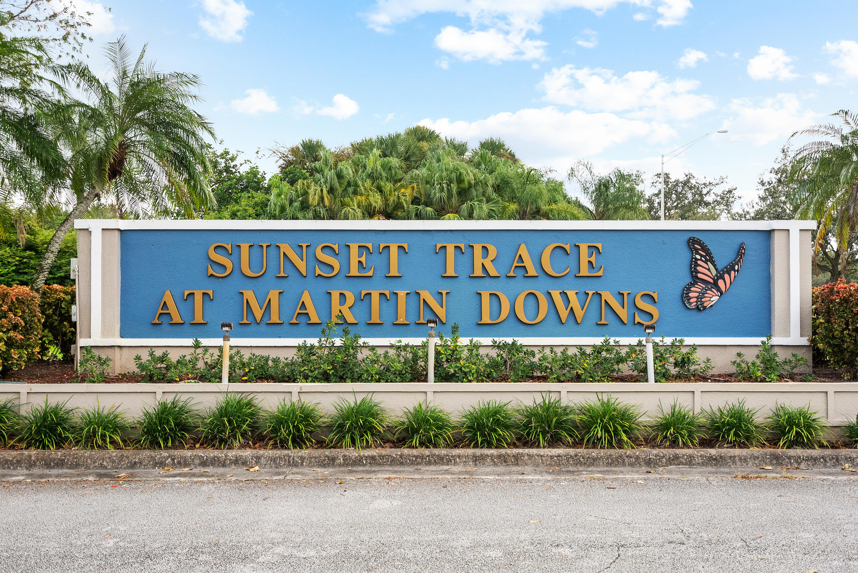 VILLAS AT SUNSET TRACE AT MARTIN DOWNS (AKA MARTIN - Residential
