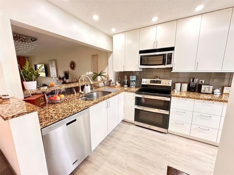 4340 Carambola Cir N Coconut Creek FL 33066