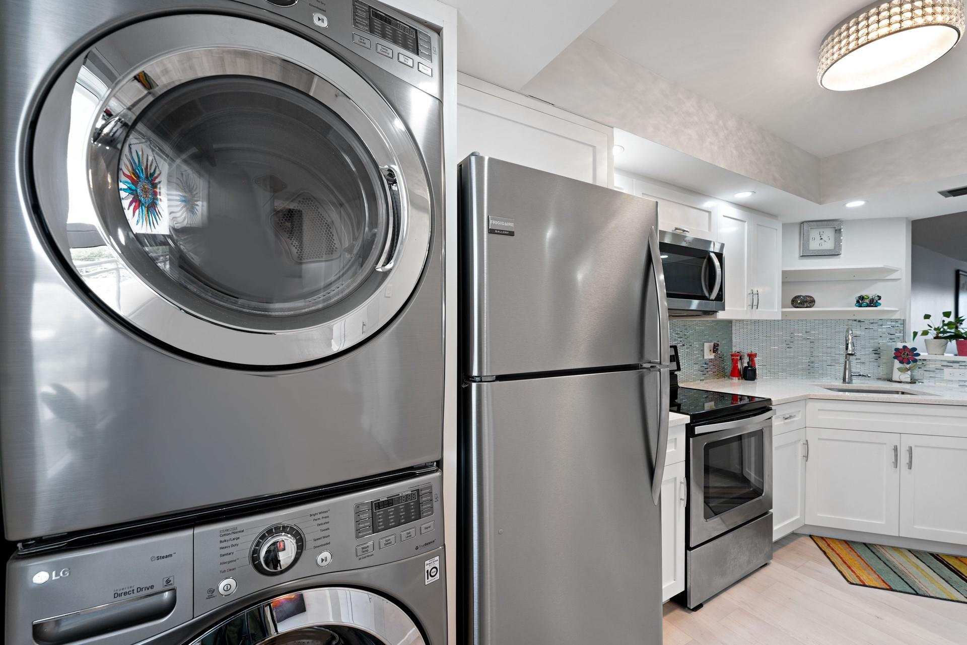 615 N Riverside Dr 502