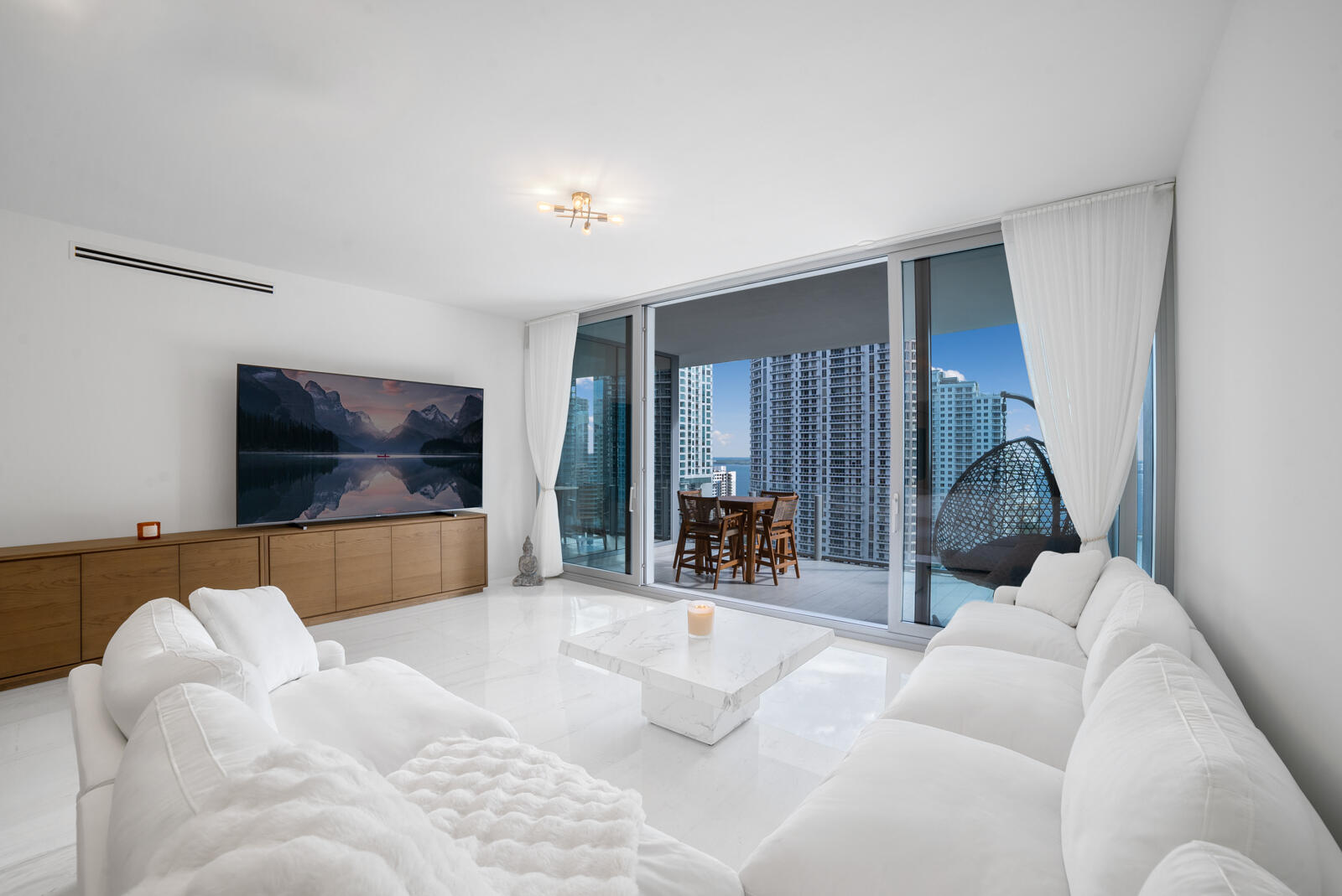 300 Biscayne Boulevard Way 2004