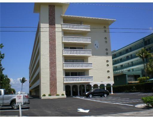 HILLSBORO COLONNADE CONDO - Residential Lease
