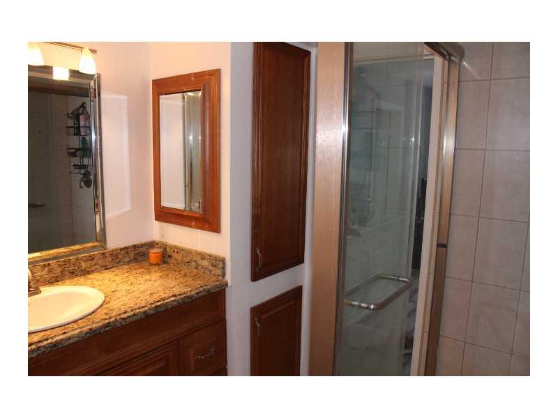 HILLSBORO COLONNADE CONDO - Residential Lease