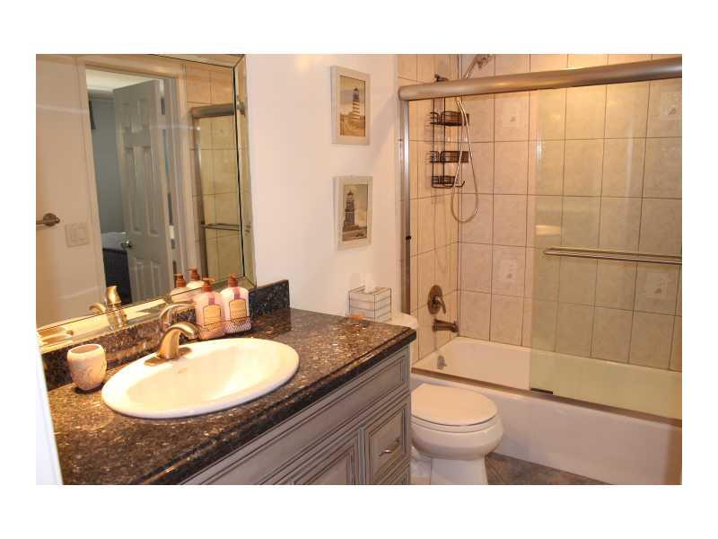 HILLSBORO COLONNADE CONDO - Residential Lease