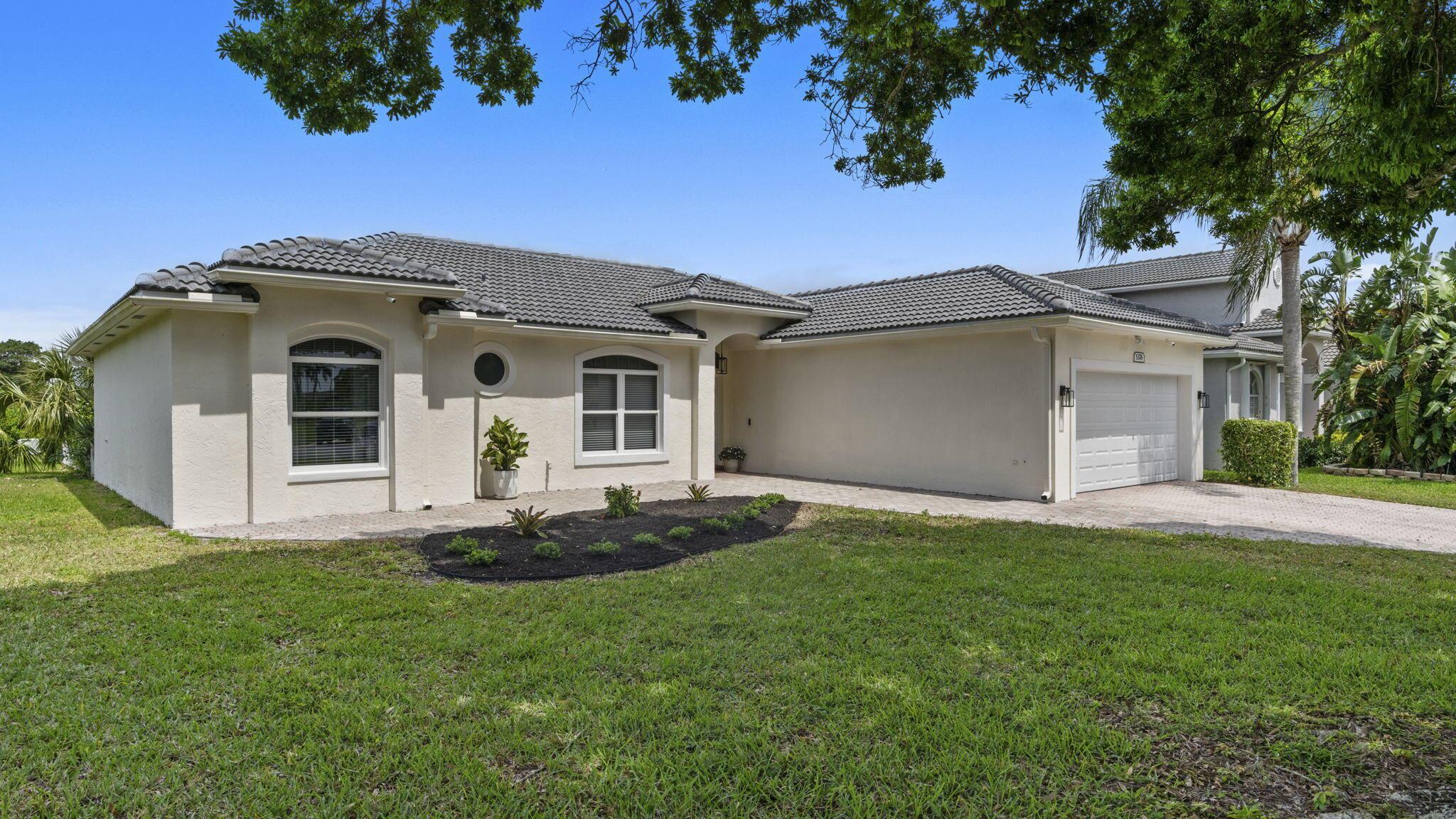 LAKES OF SHERBROOKE PH 9 - Residential