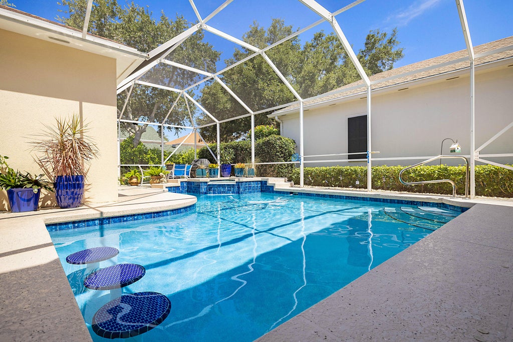 Photo of 118 Middlebury Drive, Jupiter, FL 33458 (MLS # B26044752)