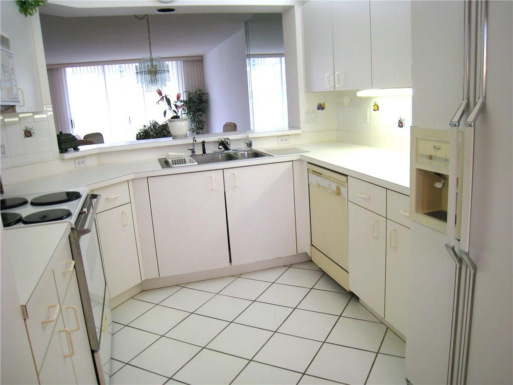 KINGS POINT - Residential