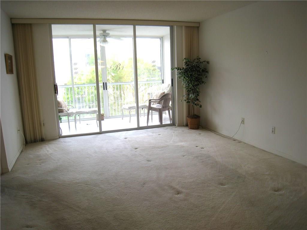 KINGS POINT - Residential