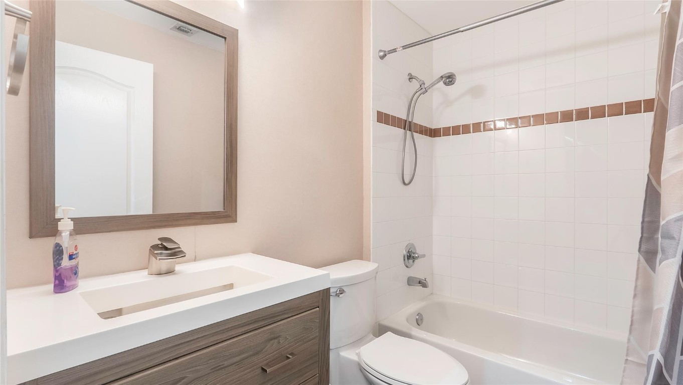 MELROSE POINT - Residential