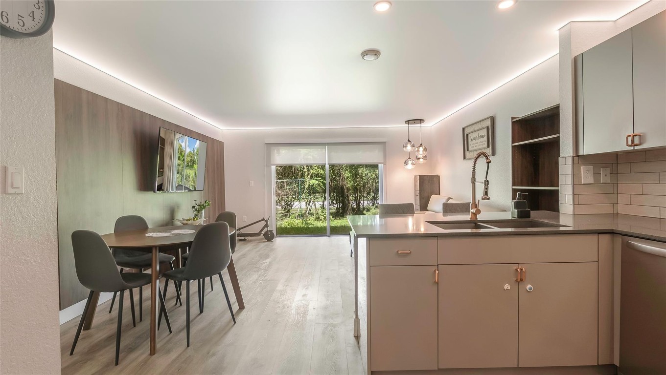 MELROSE POINT - Residential