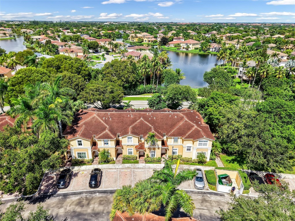 MELROSE POINT - Residential