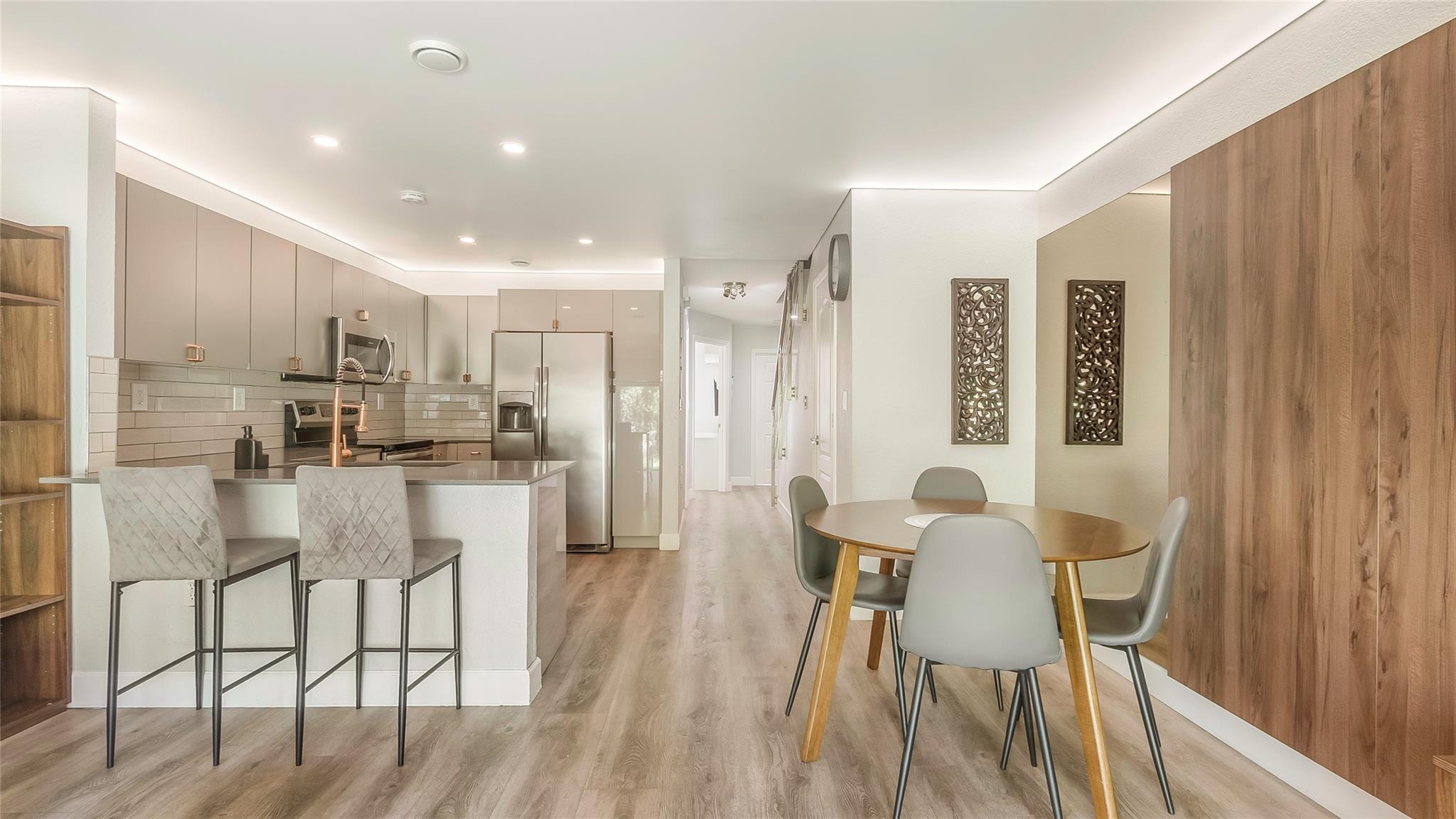 MELROSE POINT - Residential