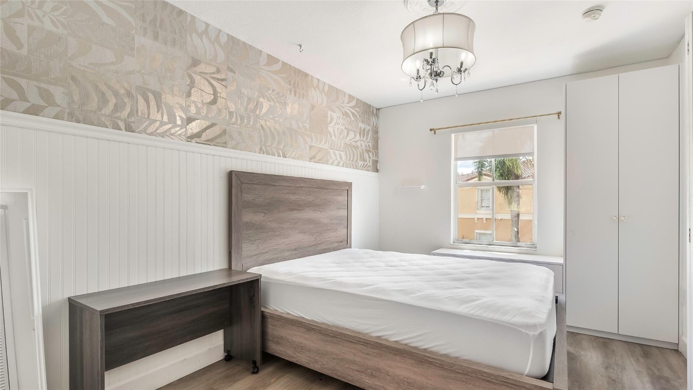 MELROSE POINT - Residential