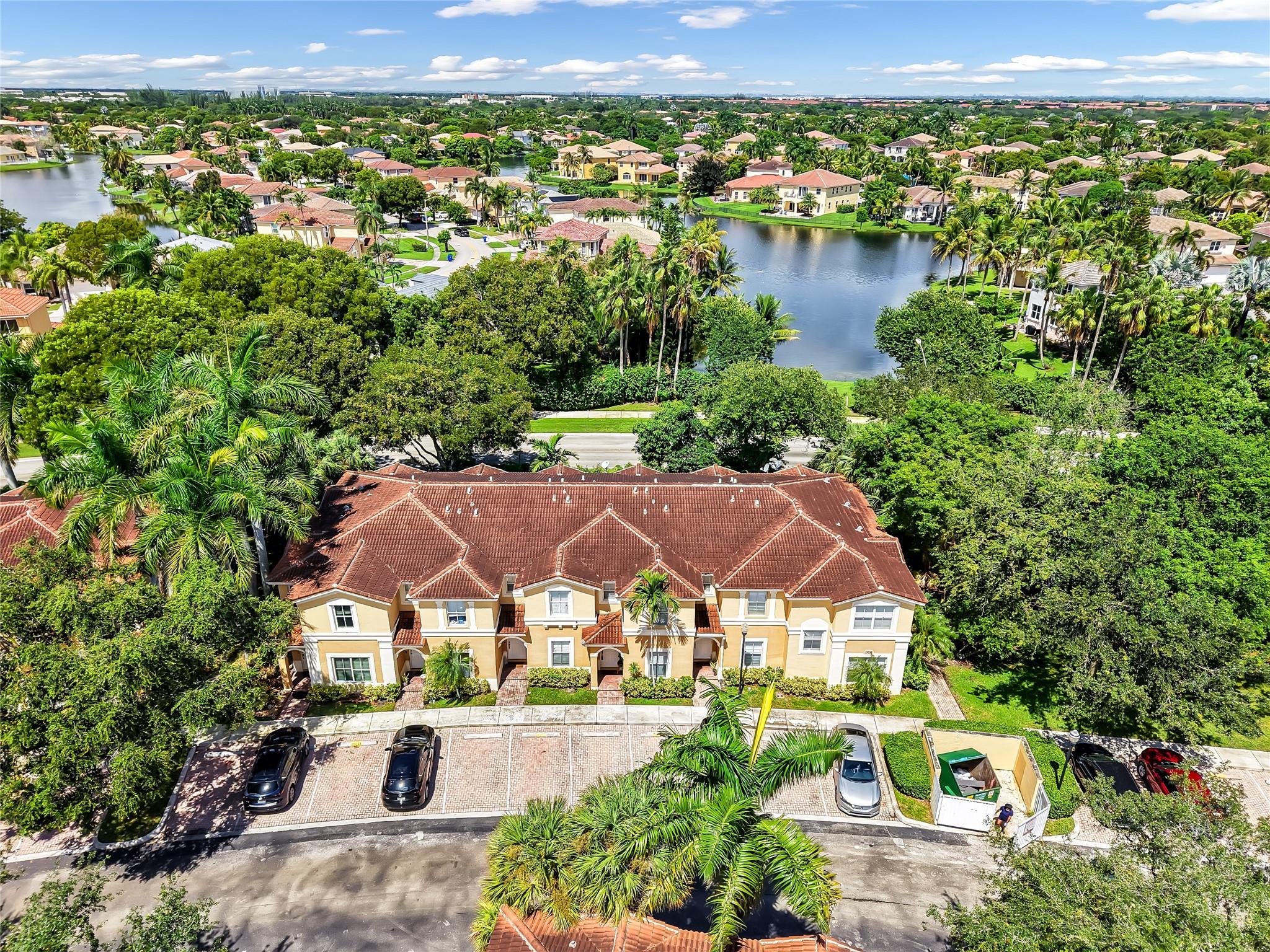 MELROSE POINT - Residential