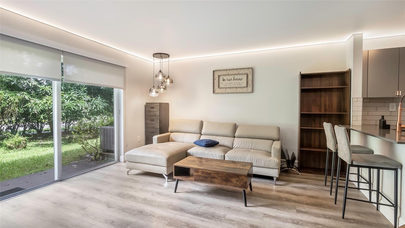 MELROSE POINT - Residential