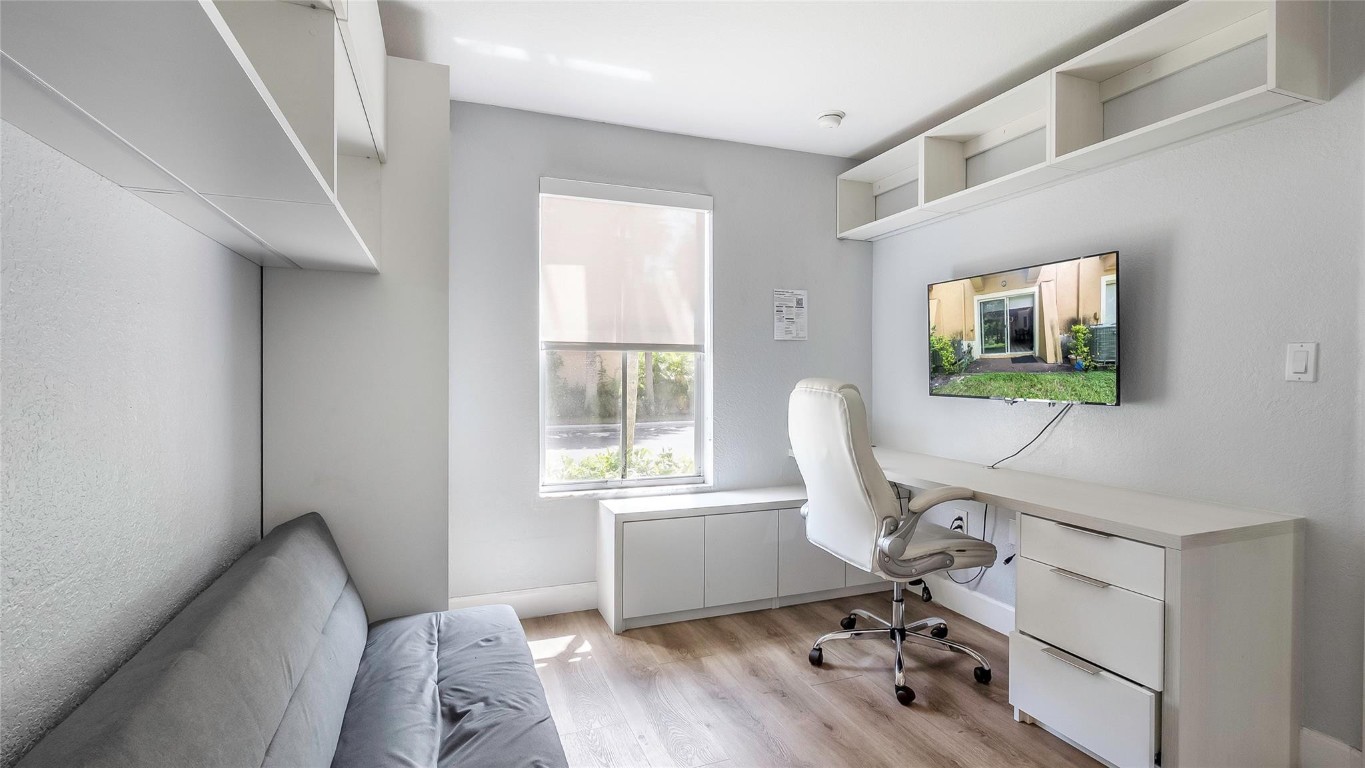 MELROSE POINT - Residential