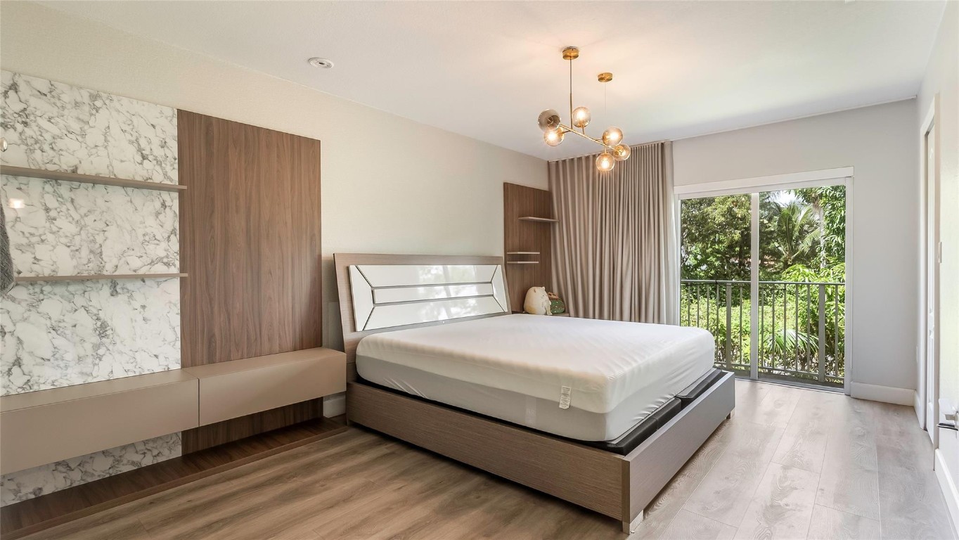 MELROSE POINT - Residential