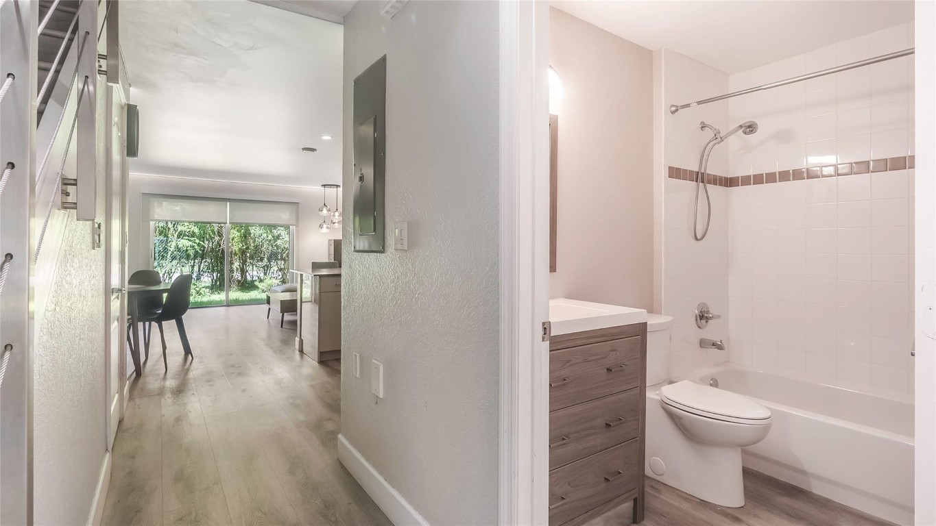 MELROSE POINT - Residential