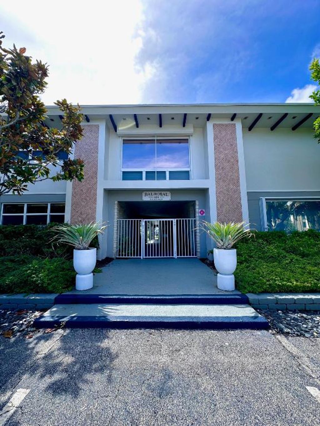 Photo of 414 Seasage Drive #3, Delray Beach, FL 33483 (MLS # R11018408)