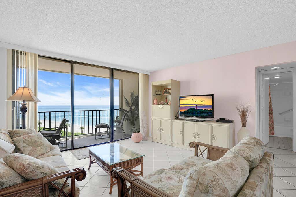 Photo of 100 OCEAN TRAIL Way #703, Jupiter, FL 33477 (MLS # B26053199)