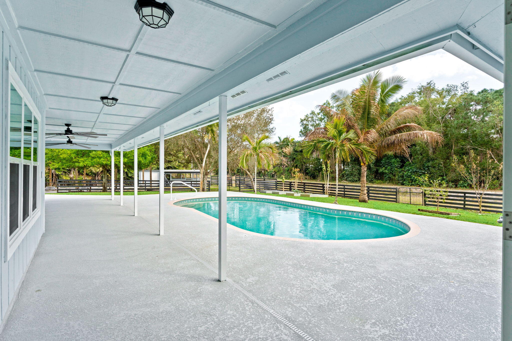 Palm Beach Country Estates - Residential