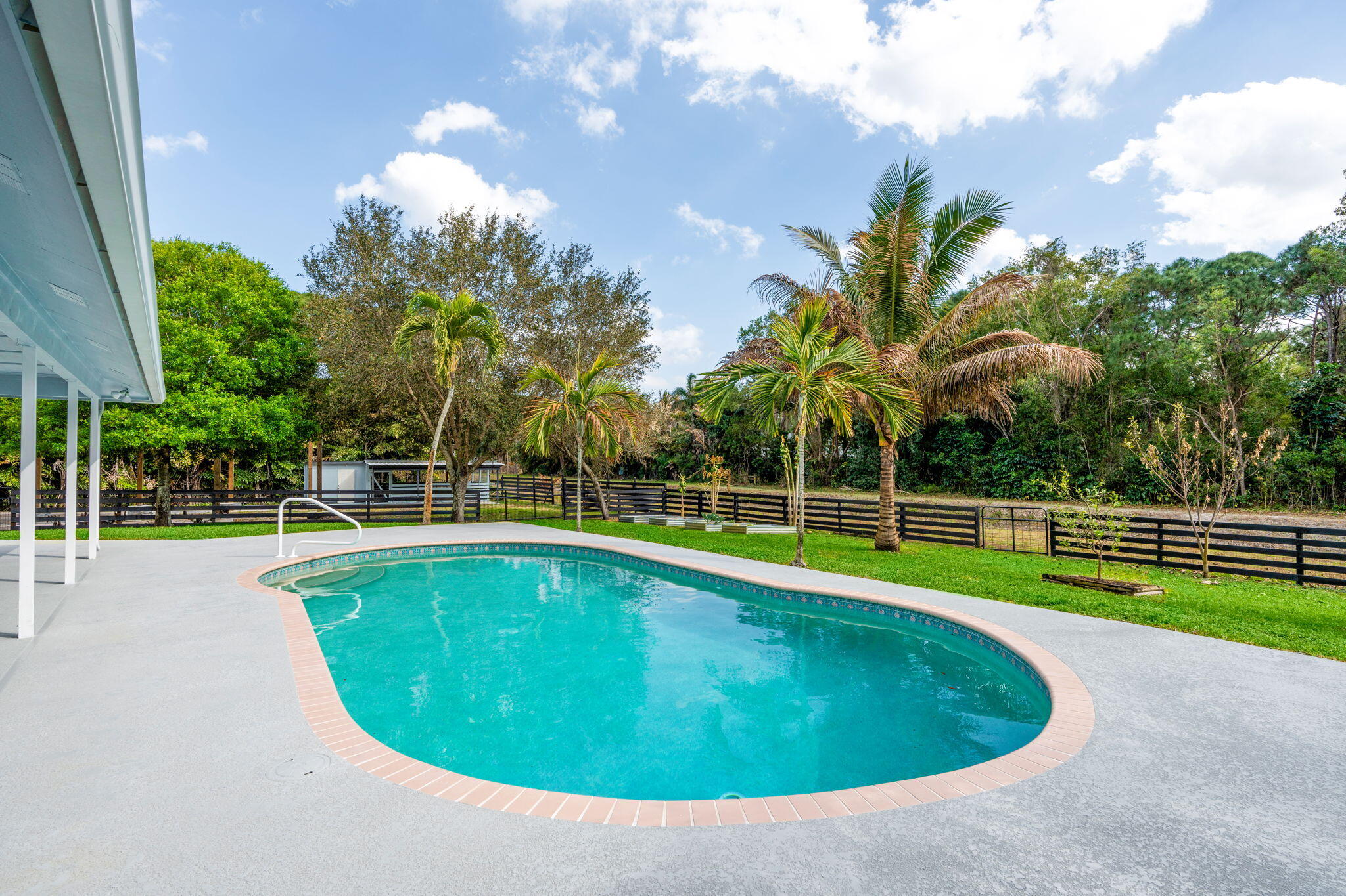 Palm Beach Country Estates - Residential