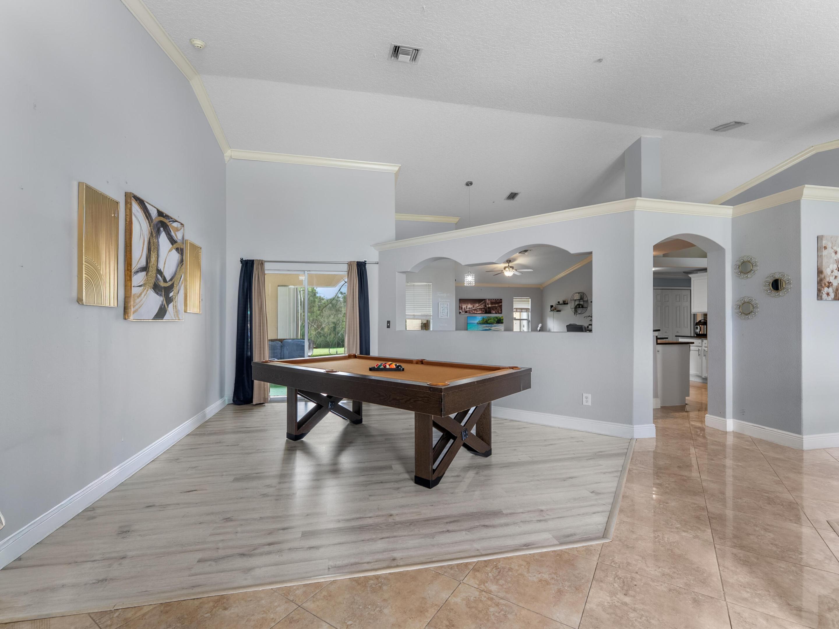 6118 NW Ginger Lane