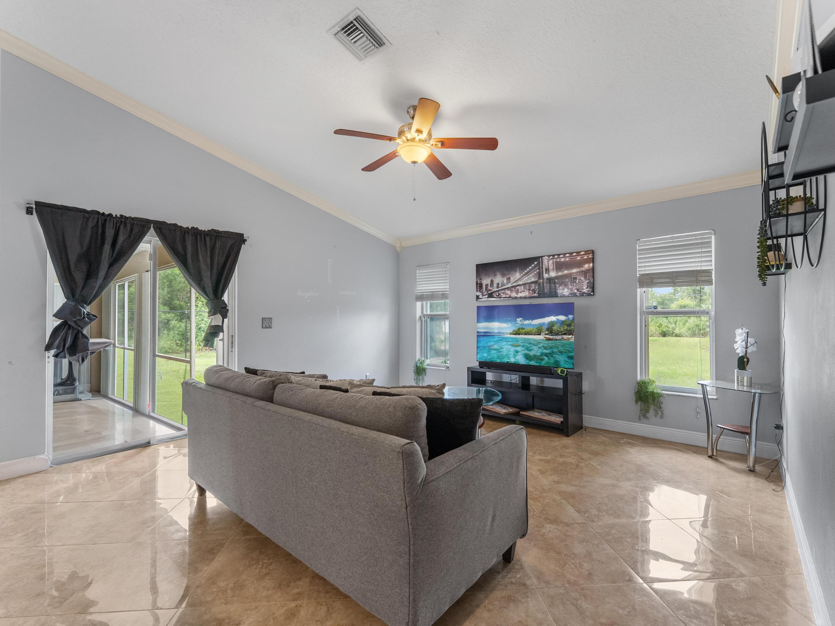 6118 NW Ginger Lane