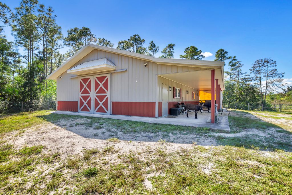 Photo of 12167 142nd Court N, Palm Beach Gardens, FL 33418 (MLS # R11134487)