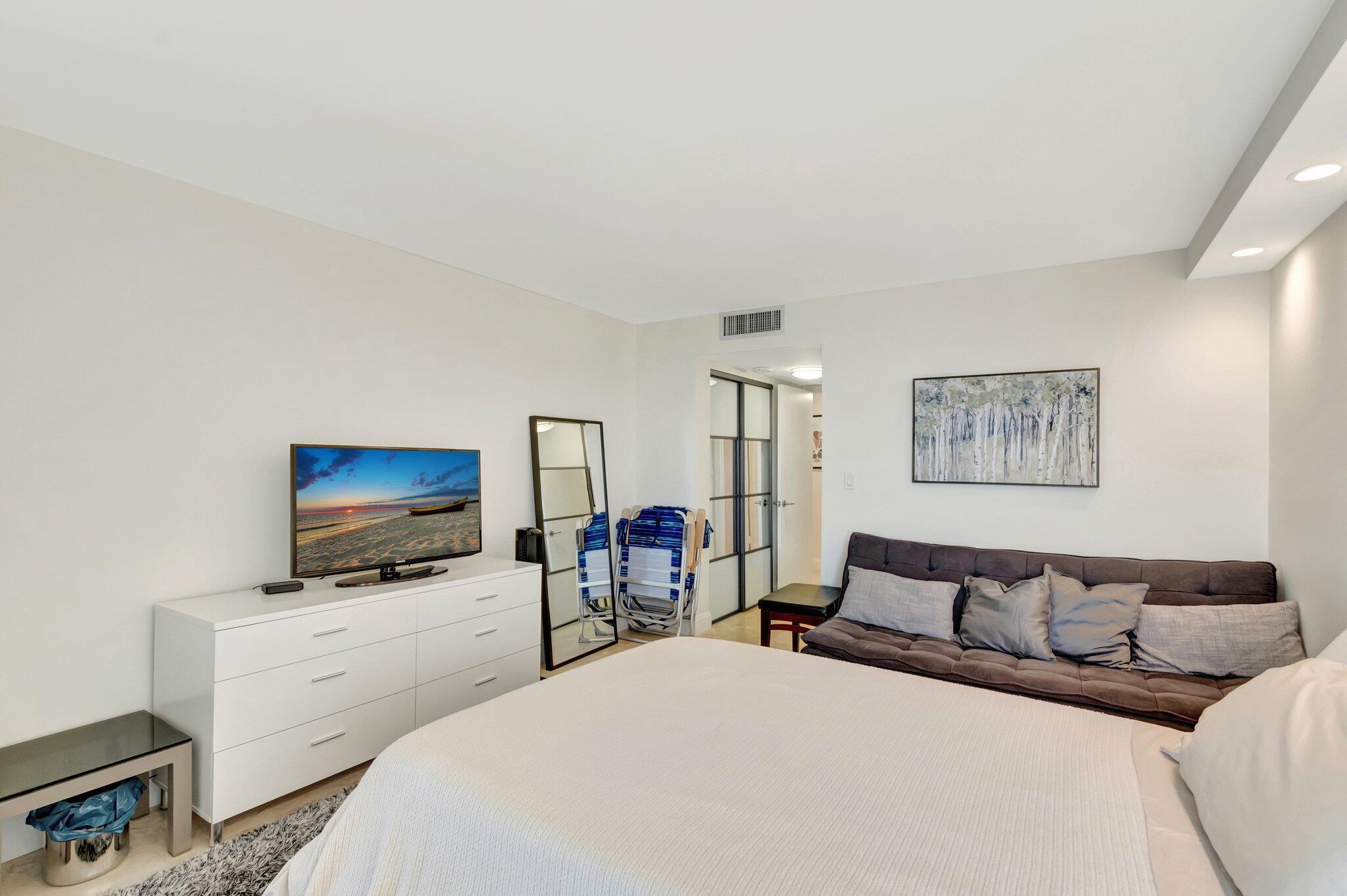 WATER GLADES CONDO - Residential Lease