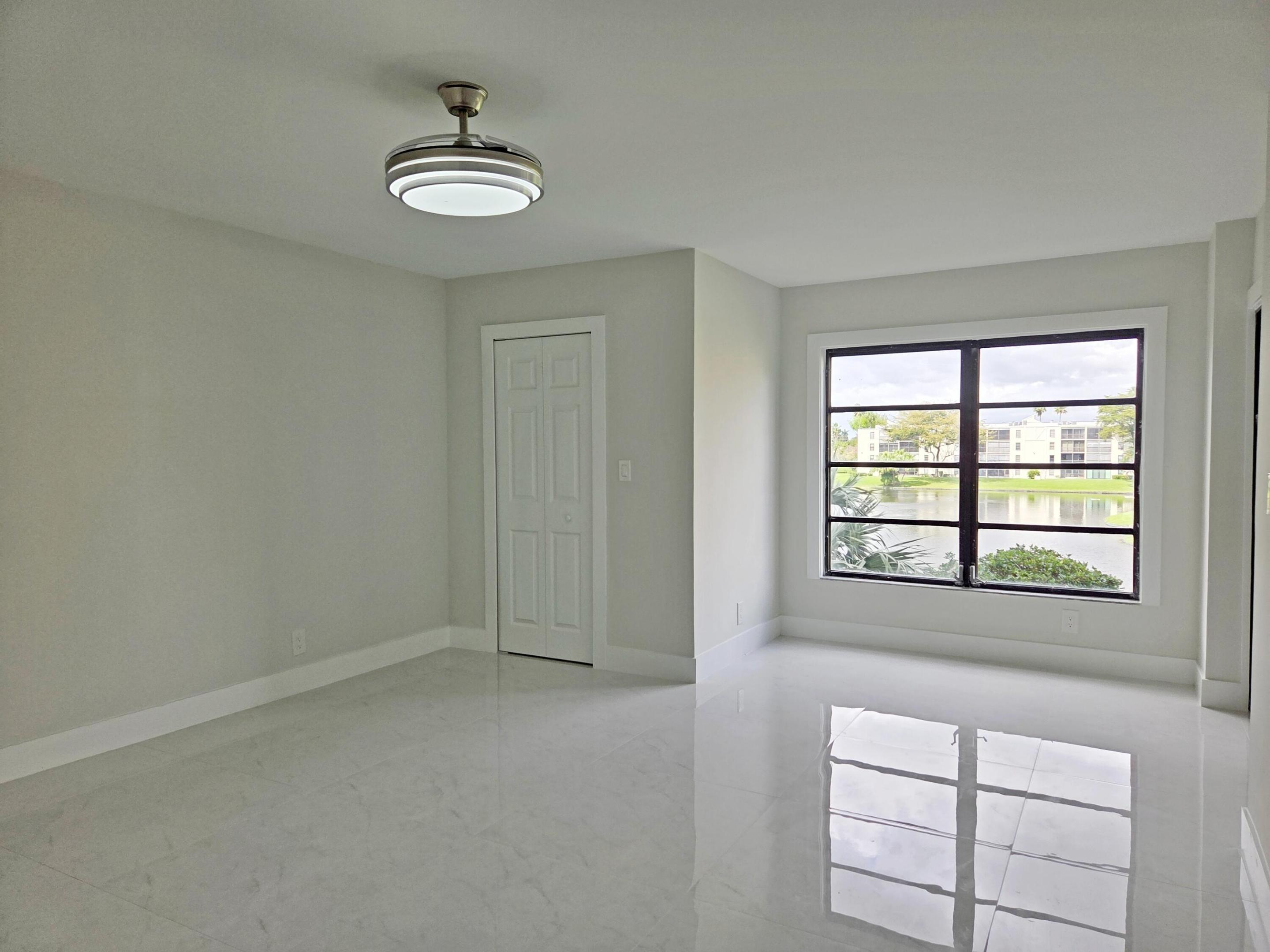 HUNTINGTON LAKES SEC ONE CONDOS - Residential