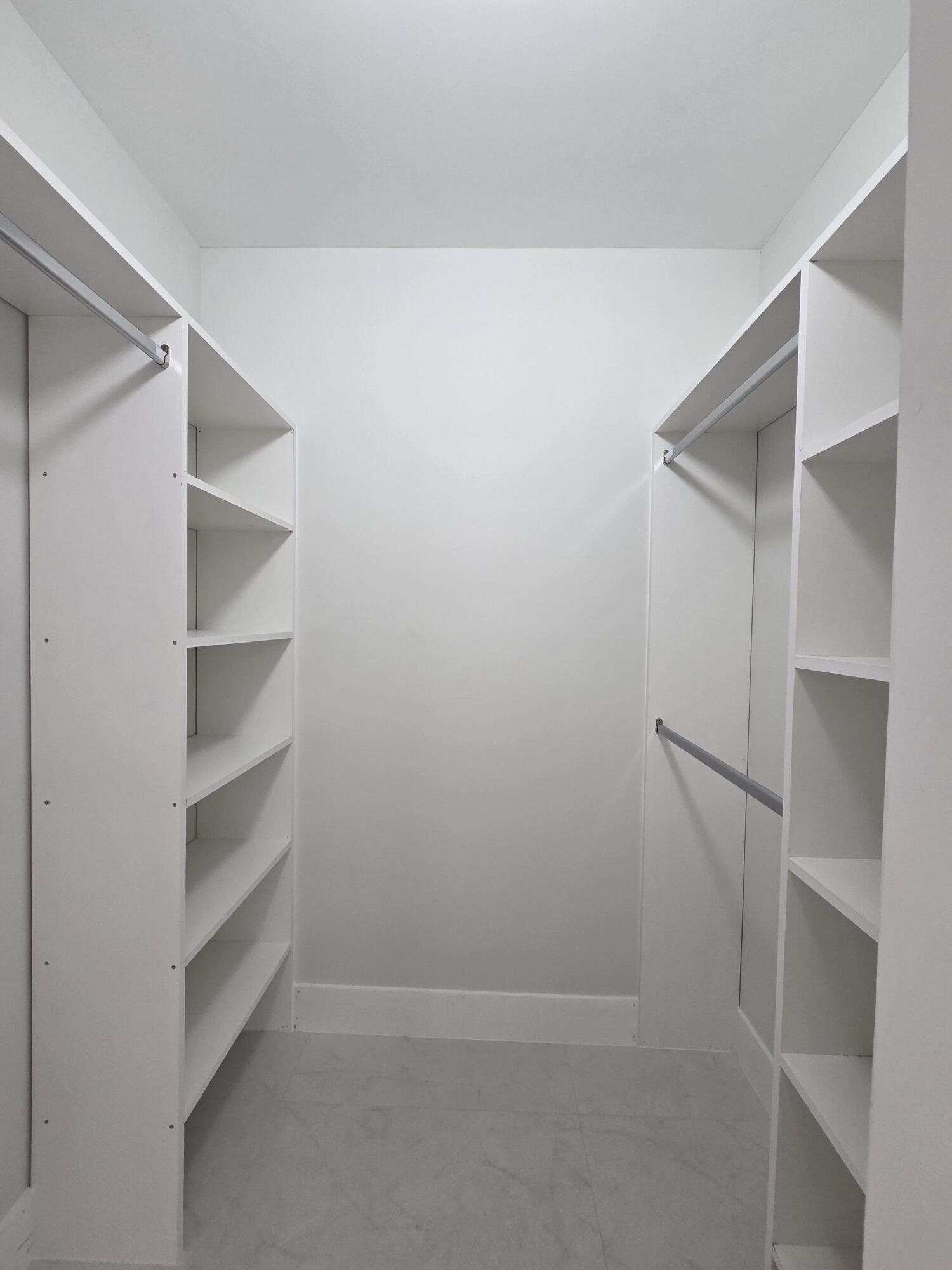 HUNTINGTON LAKES SEC ONE CONDOS - Residential