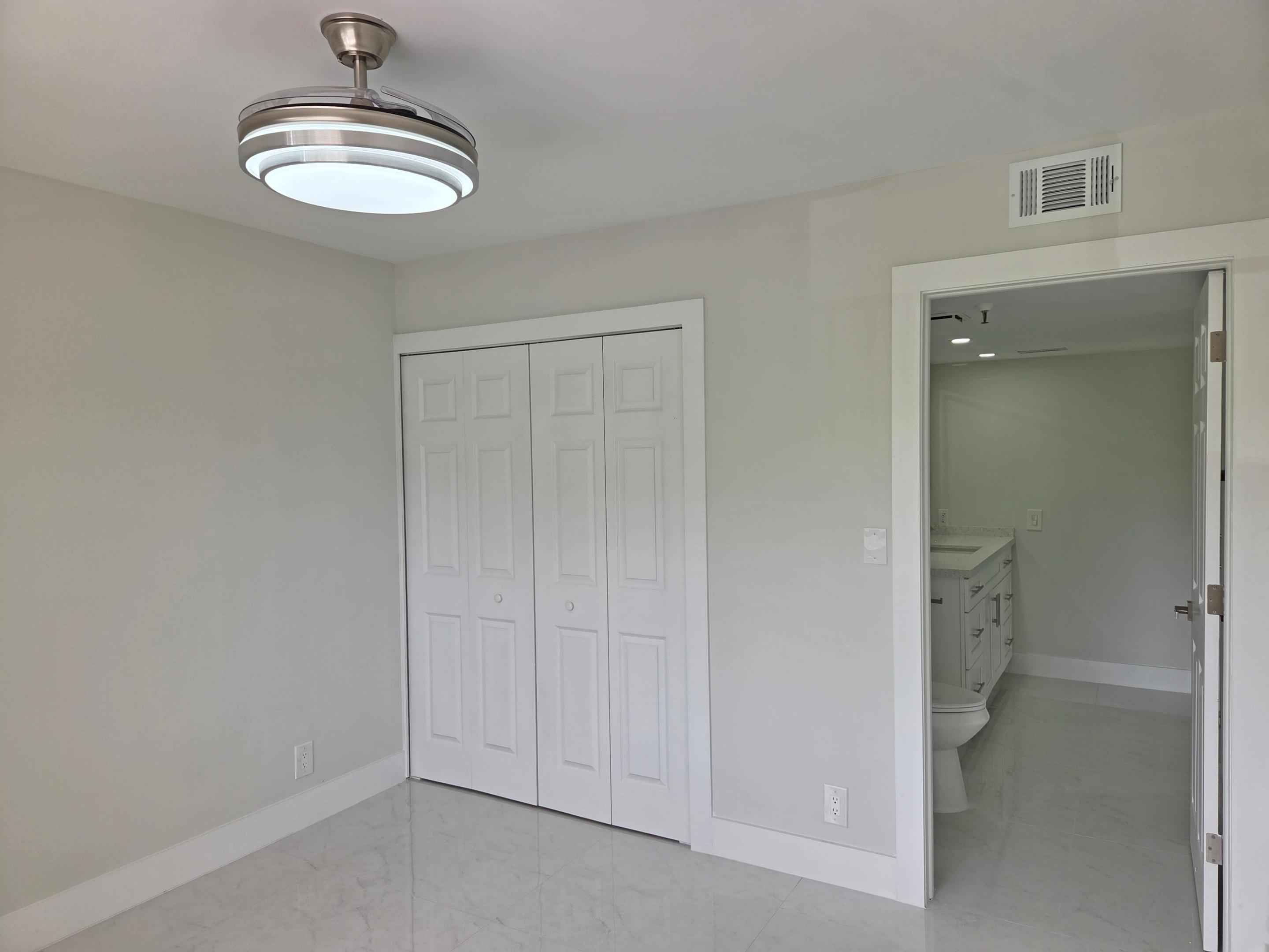 HUNTINGTON LAKES SEC ONE CONDOS - Residential