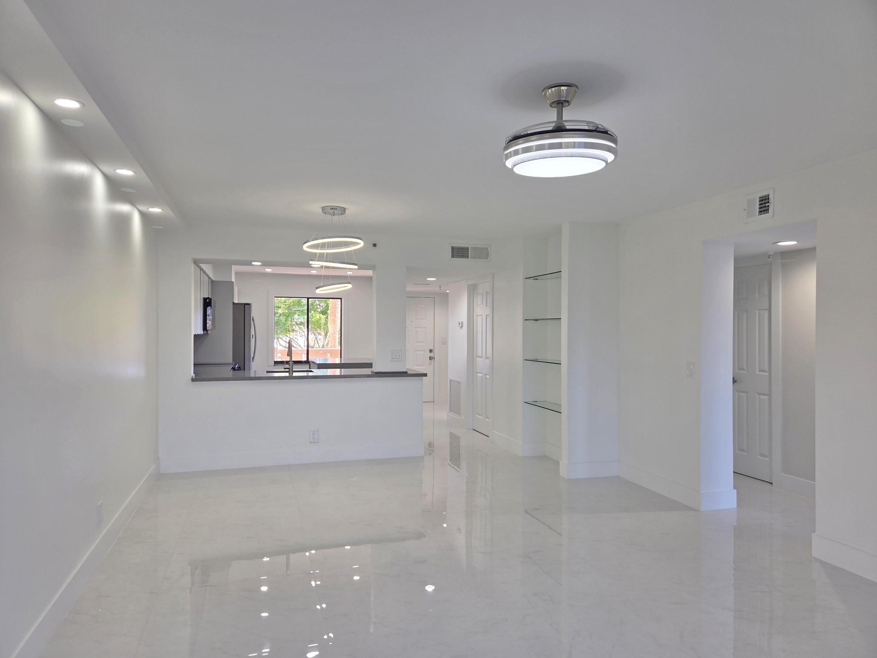 HUNTINGTON LAKES SEC ONE CONDOS - Residential