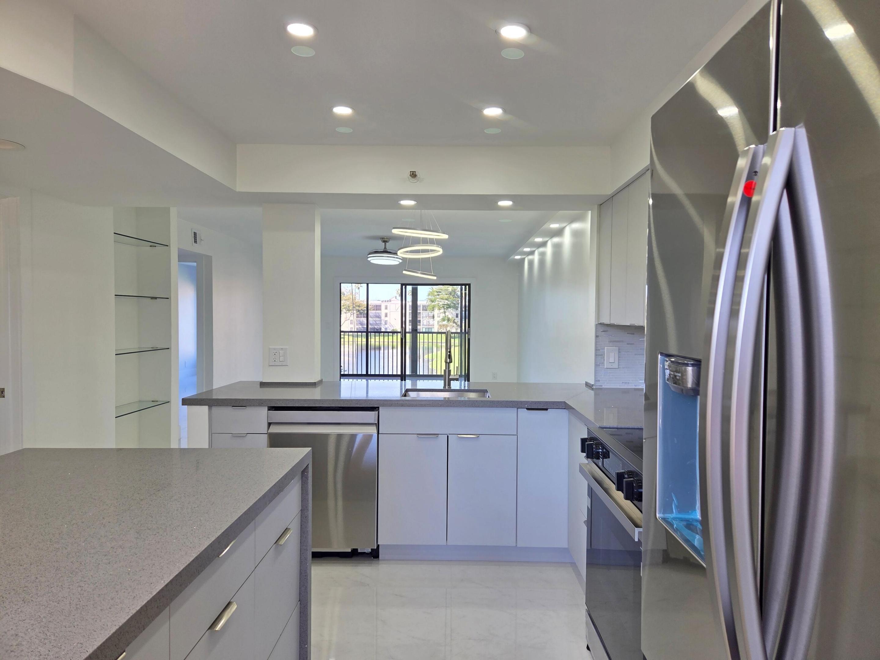 HUNTINGTON LAKES SEC ONE CONDOS - Residential