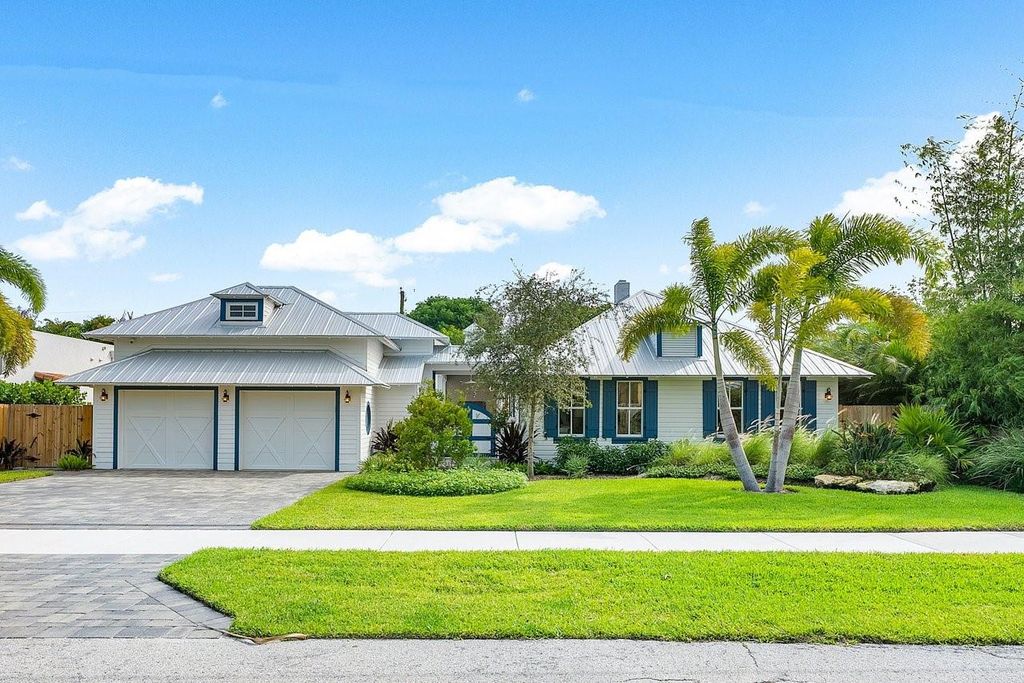 Photo of 210 NE 5th Court, Delray Beach, FL 33444 (MLS # F10402795)