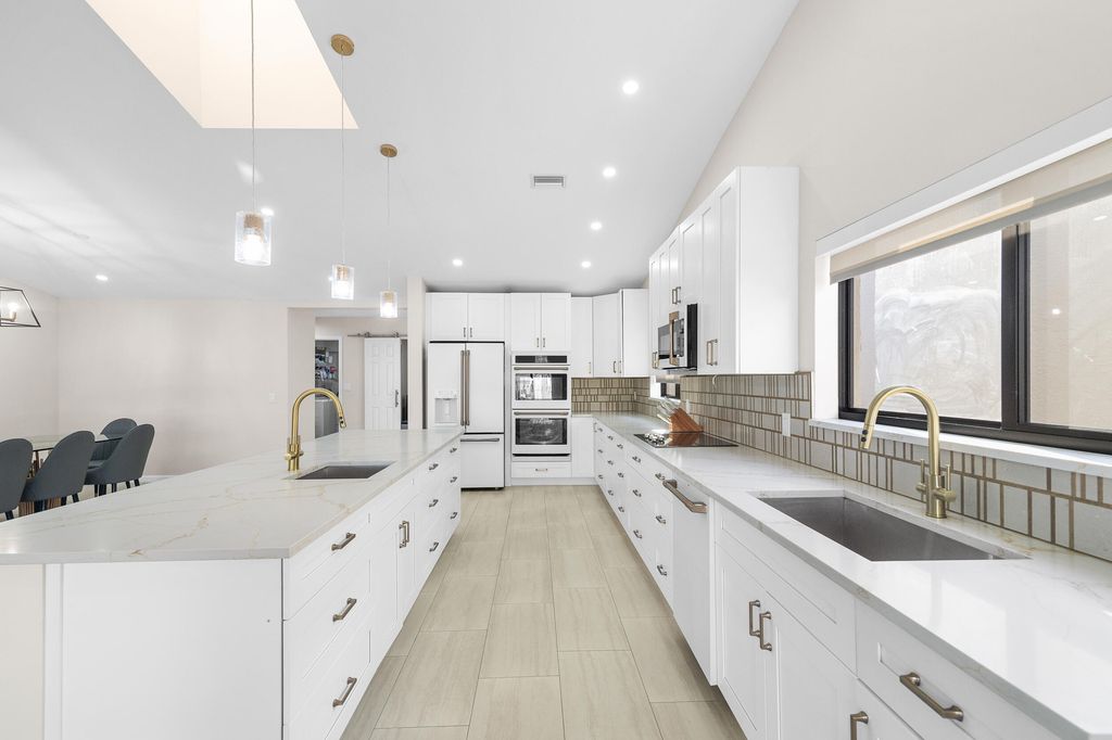 Photo of 21460 Laguna Drive, Boca Raton, FL 33433 (MLS # R11160775)