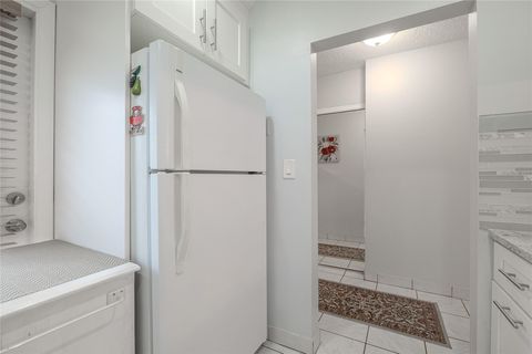 A home in Lauderdale Lakes