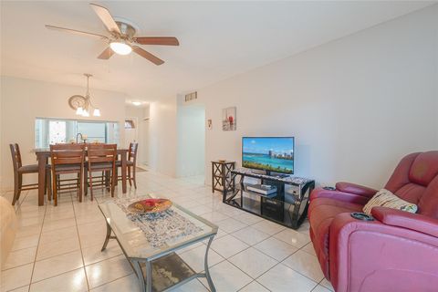A home in Lauderdale Lakes