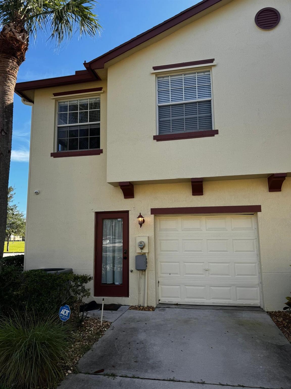 *HOA approval needed.*1st month and security deposit with excellent credit.Internet and cable included.Vacant unlock box.Rented unfurnished.Beautiful corner lot!